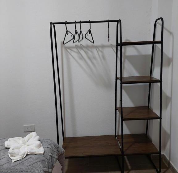 غرفة قياسية, Casa Helena