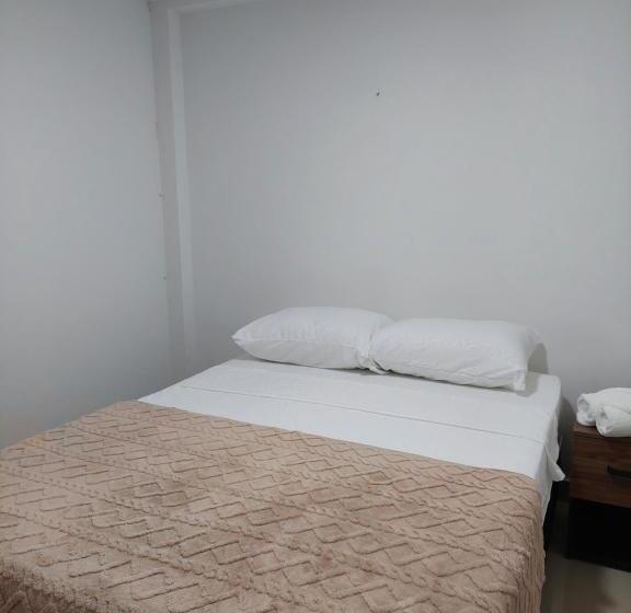 غرفة قياسية, Casa Helena