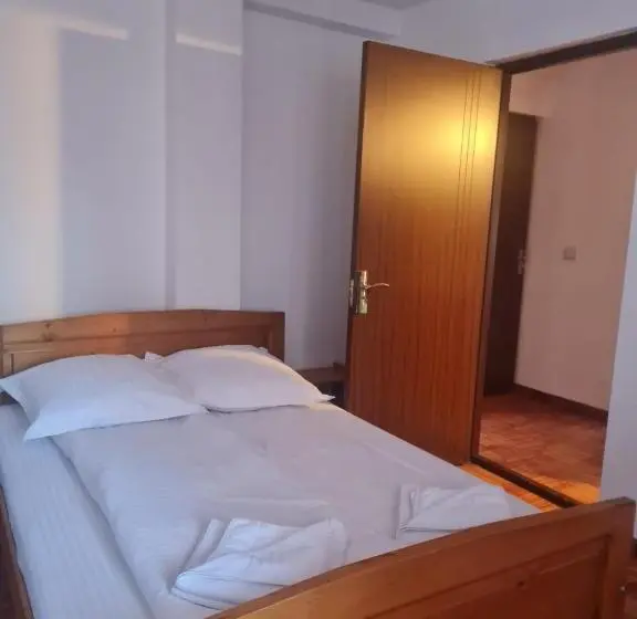 Perhehuone, Casa Schi