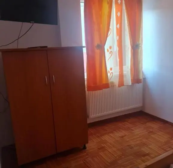 Perhehuone, Casa Schi