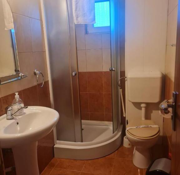 חדר משפחתי, Casa Schi