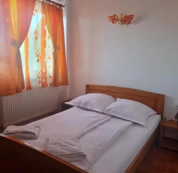 Perhehuone, Casa Schi