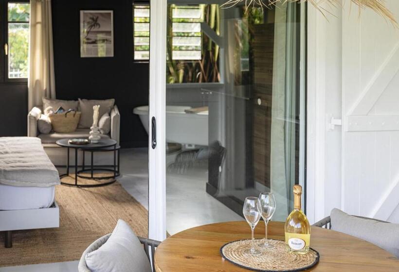 اتاق لوکس با تخت بزرگ, Pomme Cannelle Luxury Suites & Spa