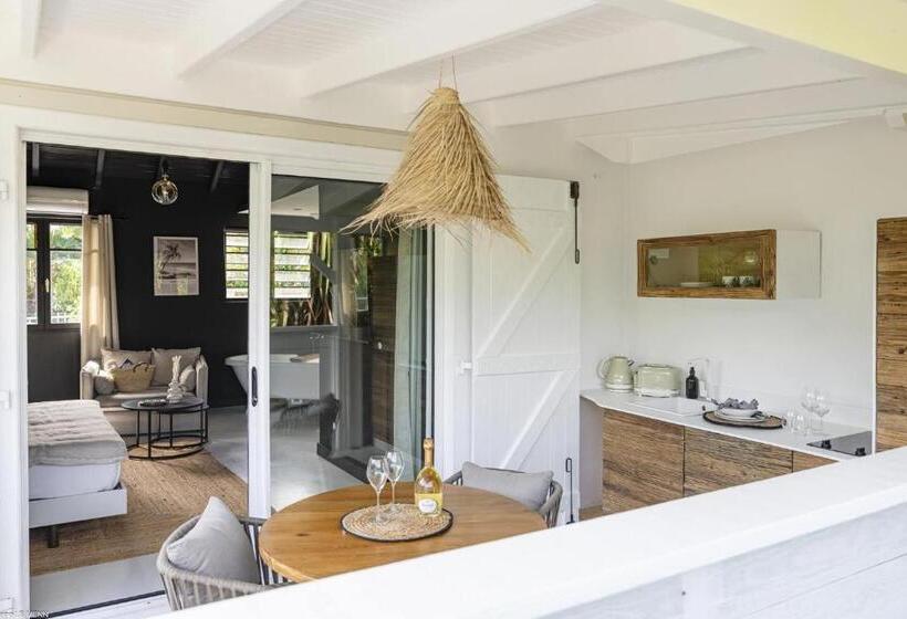 اتاق لوکس با تخت بزرگ, Pomme Cannelle Luxury Suites & Spa