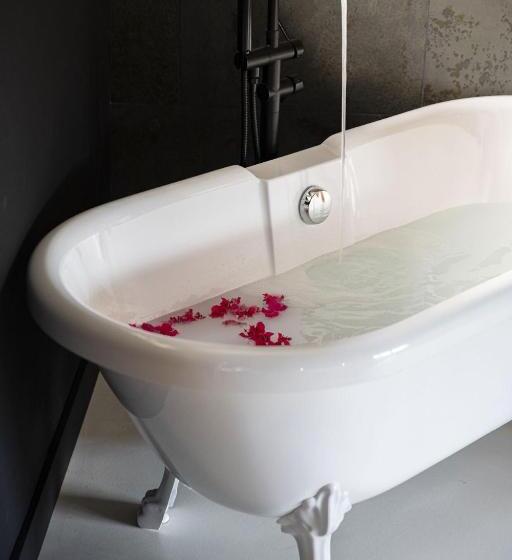 اتاق لوکس با تخت بزرگ, Pomme Cannelle Luxury Suites & Spa