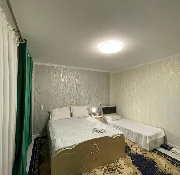 اتاق خانوادگی, Tashkent Hotel Parvoz