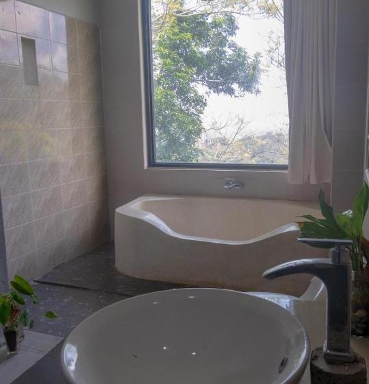 غرفة قياسية, Villa Il Nido Batulayar