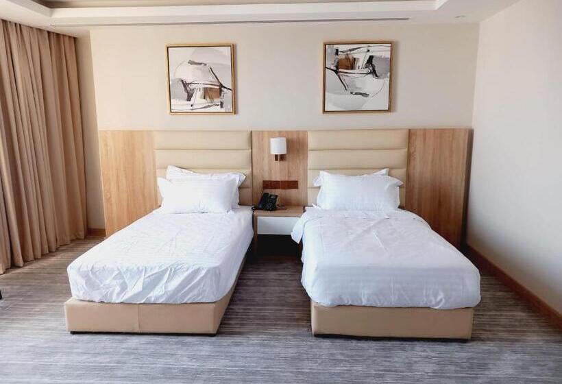 스탠다드 스튜디오, Samt Inn