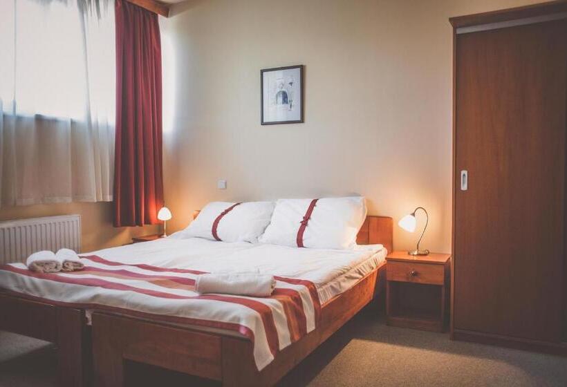 Номер Deluxe, Fordan Hotel Pécs