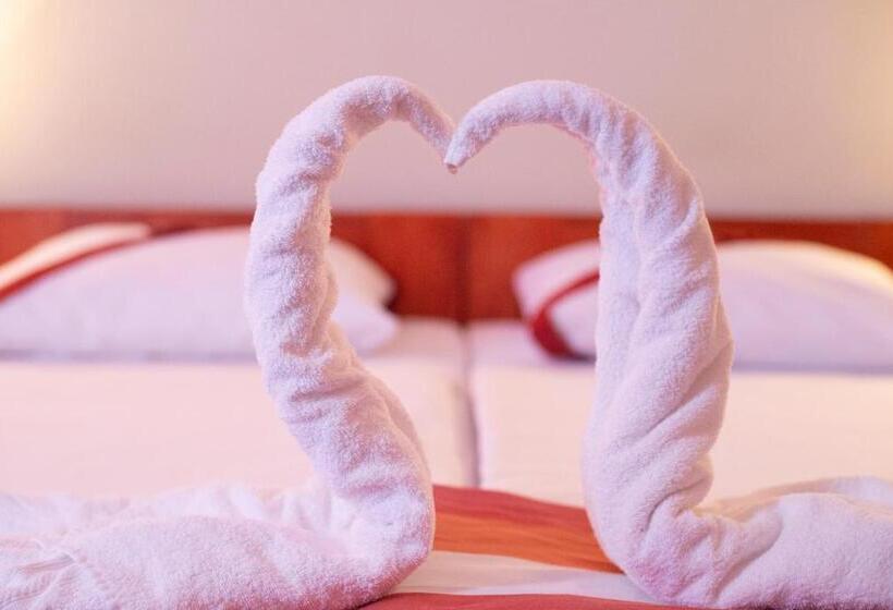 חדר דלוקס, Fordan Hotel Pécs