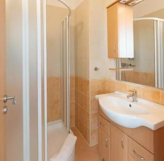 اتاق لوکس خانوادگی, Fordan Hotel Pécs