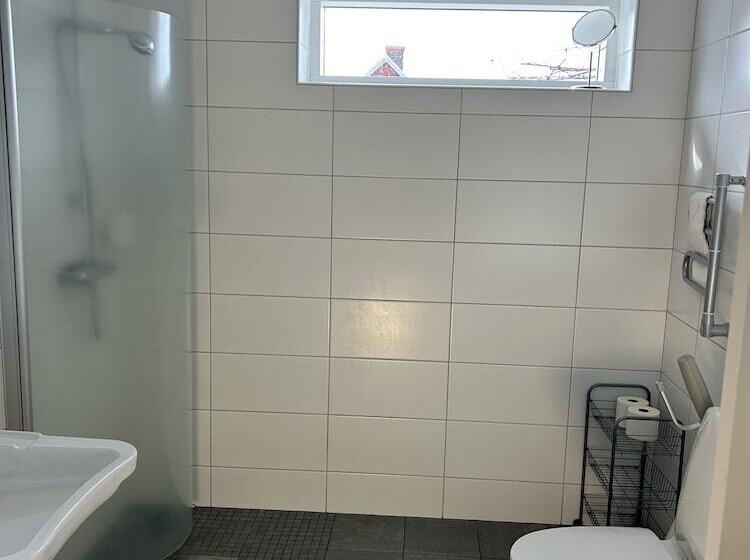 デラックススタジオ, Halmstad Gårdshotell