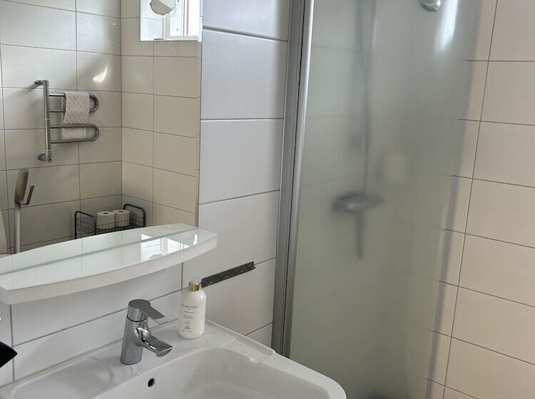 デラックススタジオ, Halmstad Gårdshotell