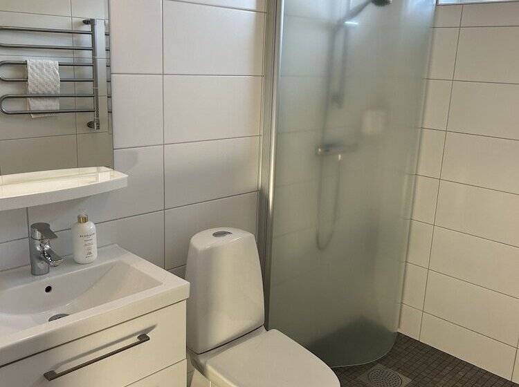 デラックススタジオ, Halmstad Gårdshotell