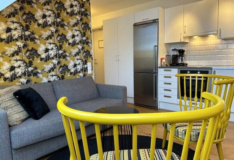 スタンダードスタジオ, Halmstad Gårdshotell