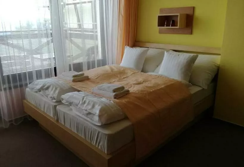 スタンダードスタジオ, Apartmanovy Dom Familia Smokovec