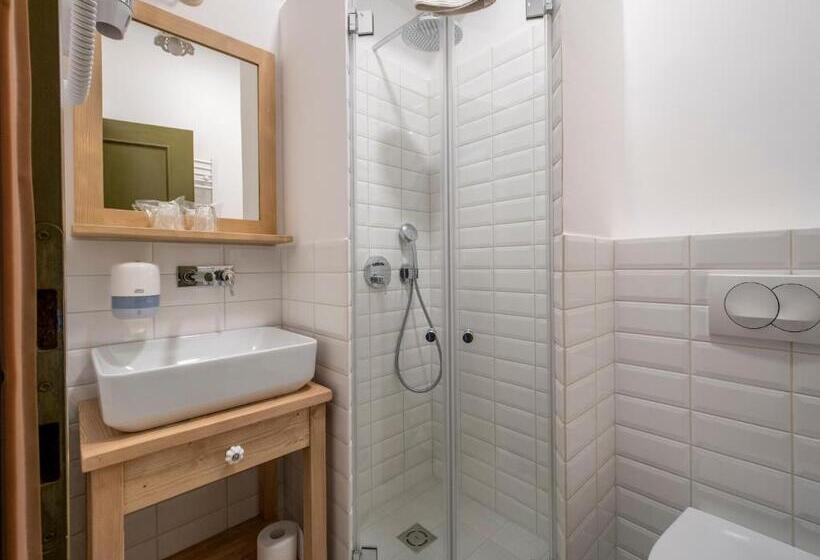 اتاق استاندارد, Berghi Hotel And Apartments