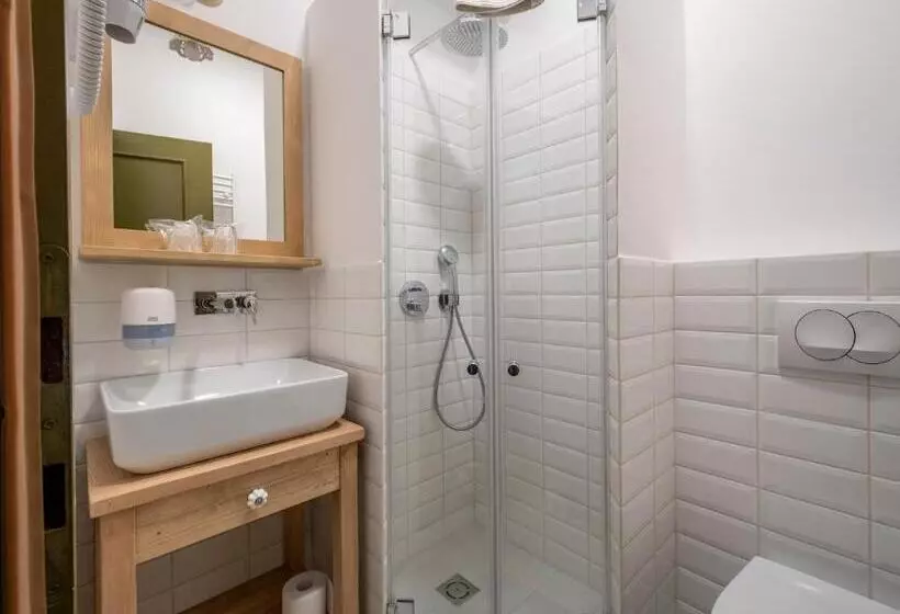 اتاق استاندارد, Berghi Hotel And Apartments