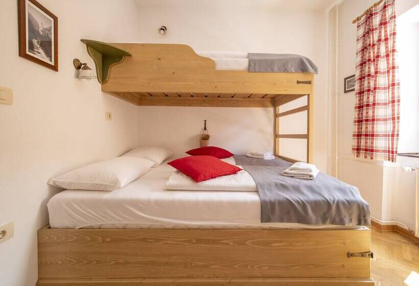 اتاق استاندارد, Berghi Hotel And Apartments