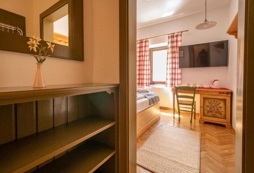 اتاق استاندارد, Berghi Hotel And Apartments