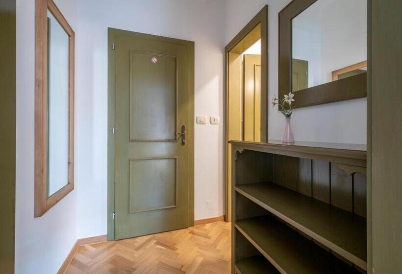 اتاق استاندارد, Berghi Hotel And Apartments