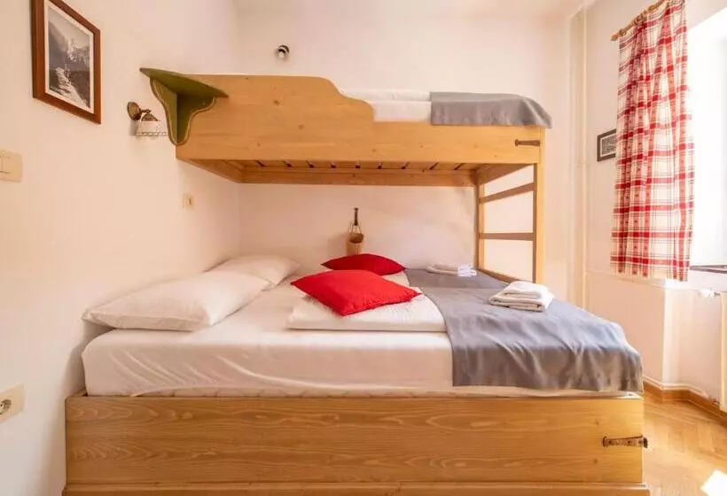 اتاق استاندارد, Berghi Hotel And Apartments