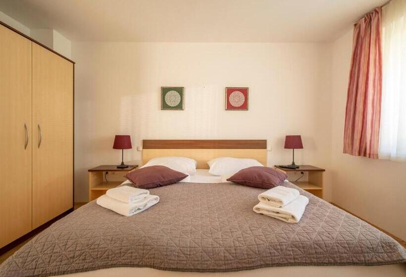 3 Bedroom Duplex Apartment, Berghi Hotel And Apartments