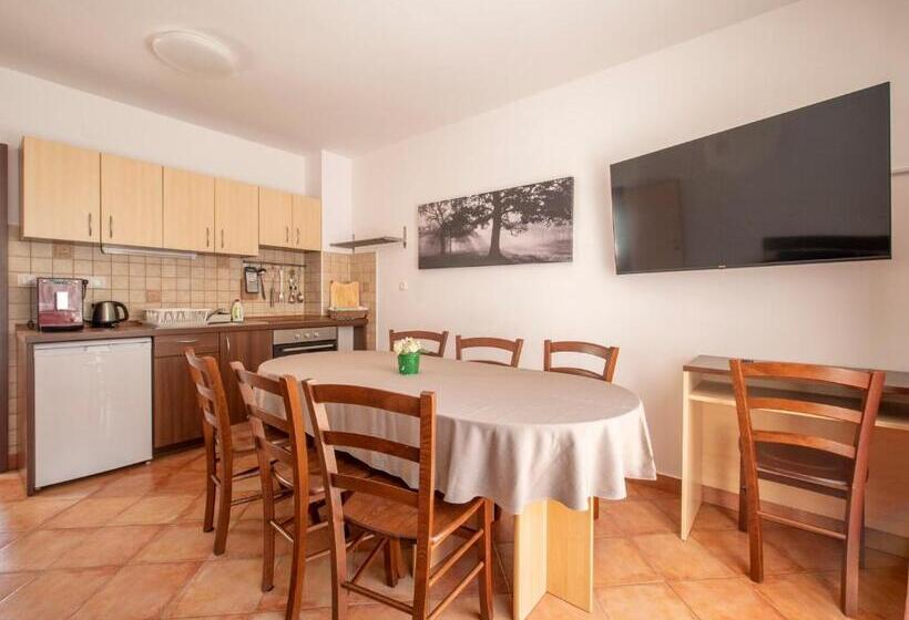 3 Bedroom Duplex Apartment, Berghi Hotel And Apartments