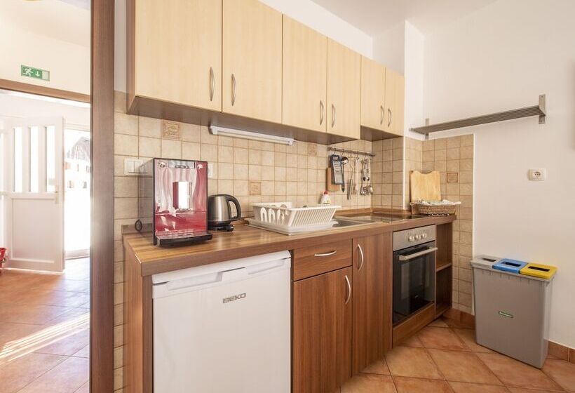 3 Bedroom Duplex Apartment, Berghi Hotel And Apartments