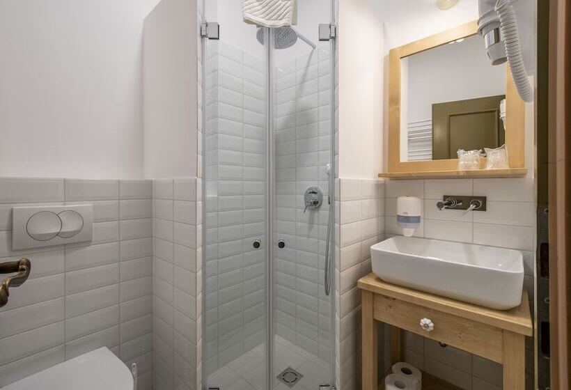 اتاق استاندارد, Berghi Hotel And Apartments