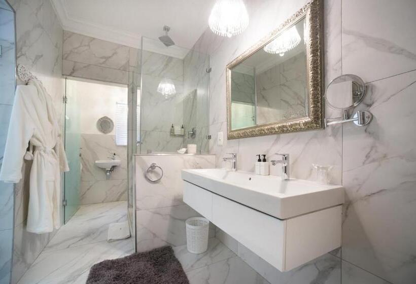 高级大房间, Batavia Boutique