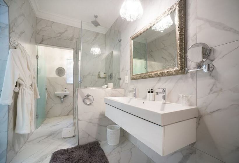 高级大房间, Batavia Boutique