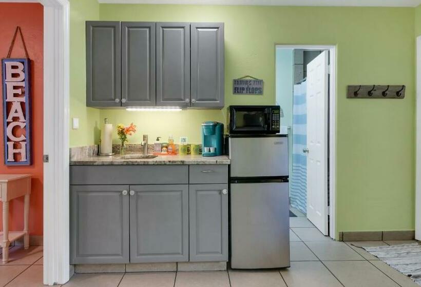 Номер Стандарт, Beach House