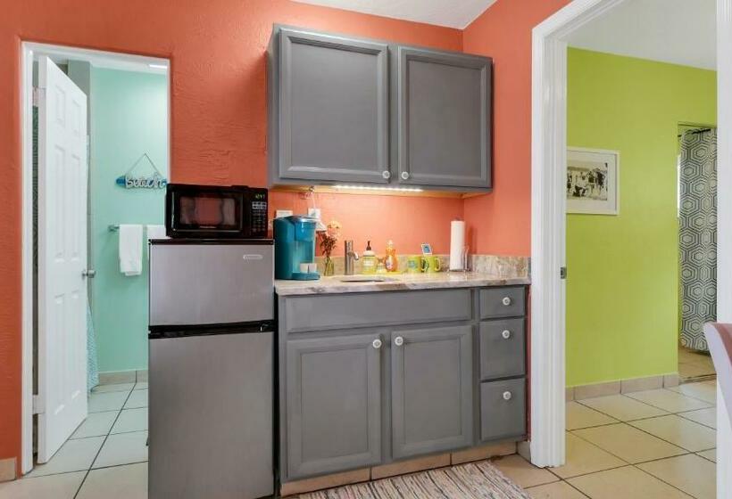 Номер Стандарт, Beach House