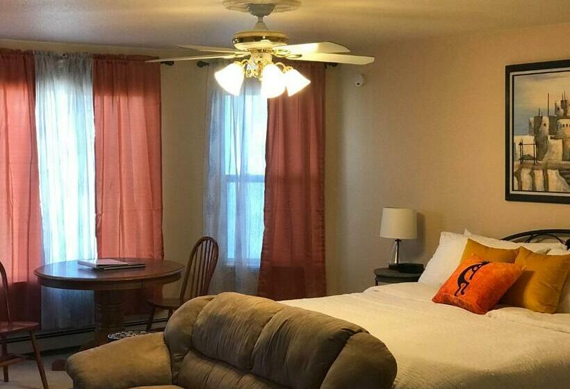 스위트 킹사이즈 침대, Castle Creek Manor