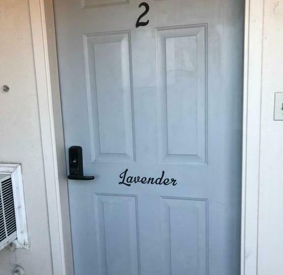 스위트 킹사이즈 침대, Castle Creek Manor