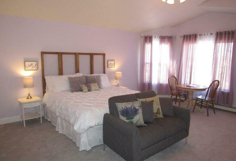 스위트 킹사이즈 침대, Castle Creek Manor