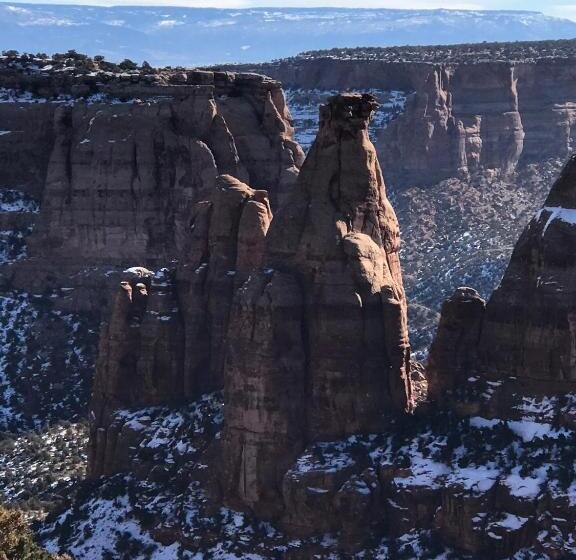 스위트 킹사이즈 침대, Castle Creek Manor