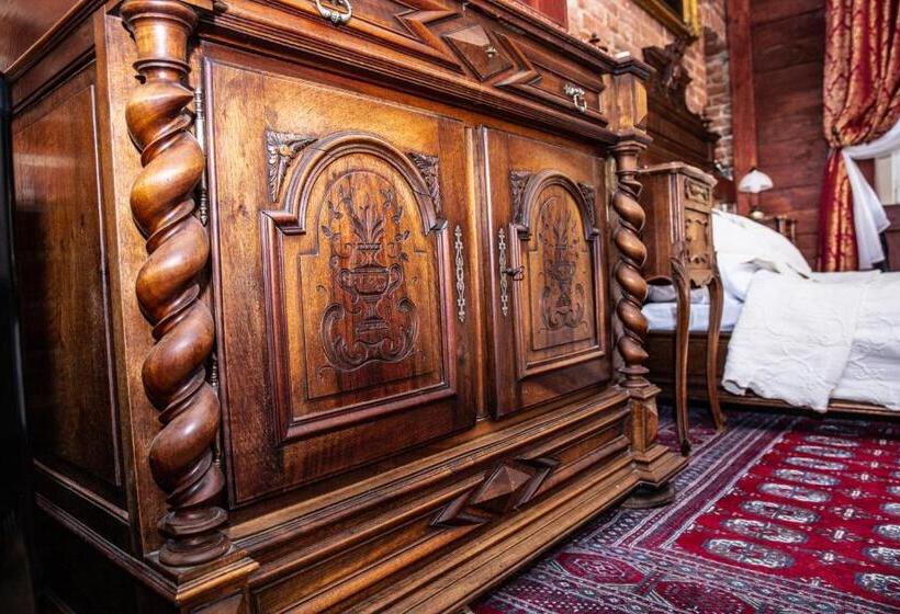 اتاق استاندارد با سرویس بهداشتی مشترک, łódzki Pałacyk