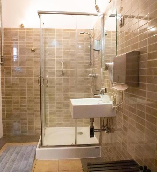 اتاق استاندارد با سرویس بهداشتی مشترک, łódzki Pałacyk