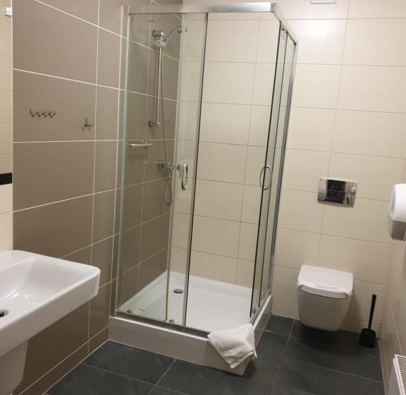 غرفة قياسية ثلاثية, Garden Zajazd