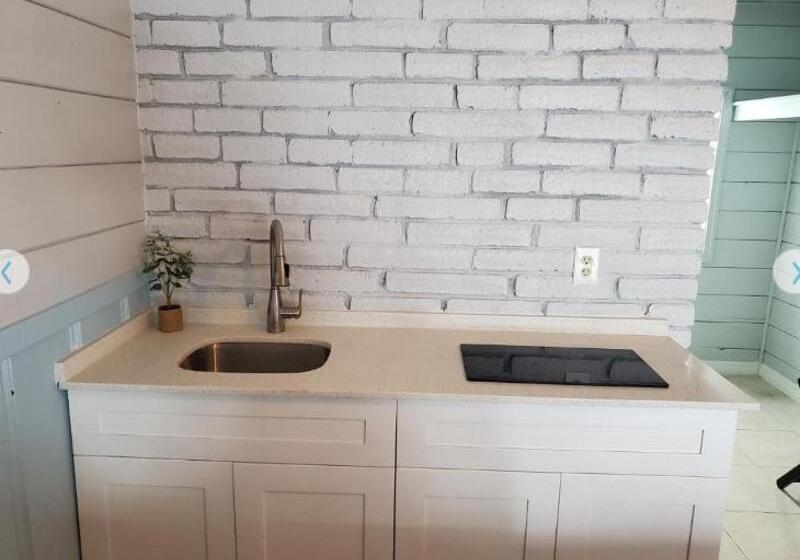 Номер Стандарт, Hollywood Gardens Inn & Suites