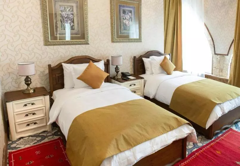 اتاق لوکس سه تخته, Kyrenia Palace Boutique