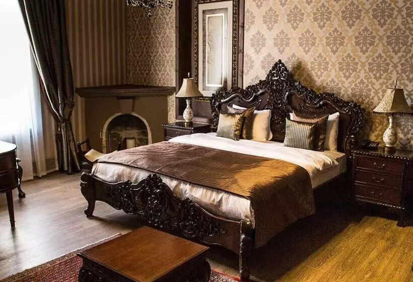اتاق لوکس سه تخته, Kyrenia Palace Boutique