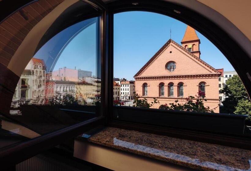 اتاق دوبلکس, Legenda