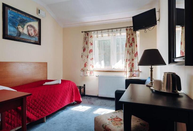 اتاق استاندارد یک نفره, Legenda