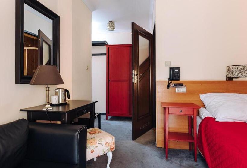 اتاق استاندارد یک نفره, Legenda