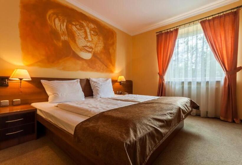 דירת חדר, Stara Poczta