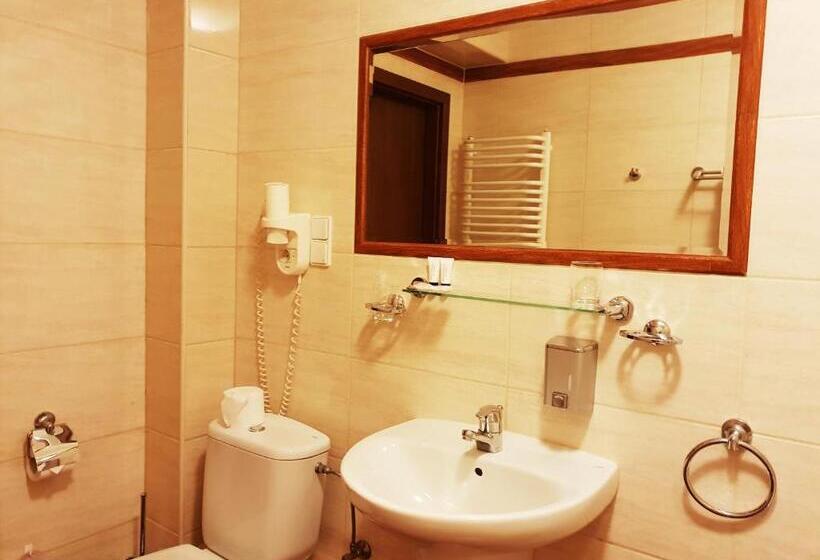 דירת חדר, Stara Poczta