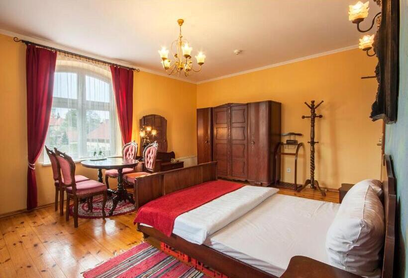 דירת חדר, Stara Poczta